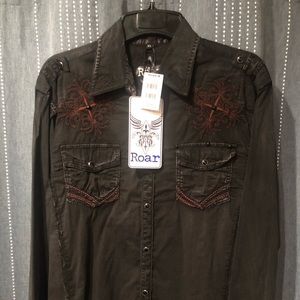 NWT Roar man’s shirt